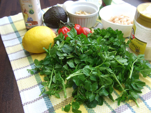 Zutaten für den Brunnenkresse Salat